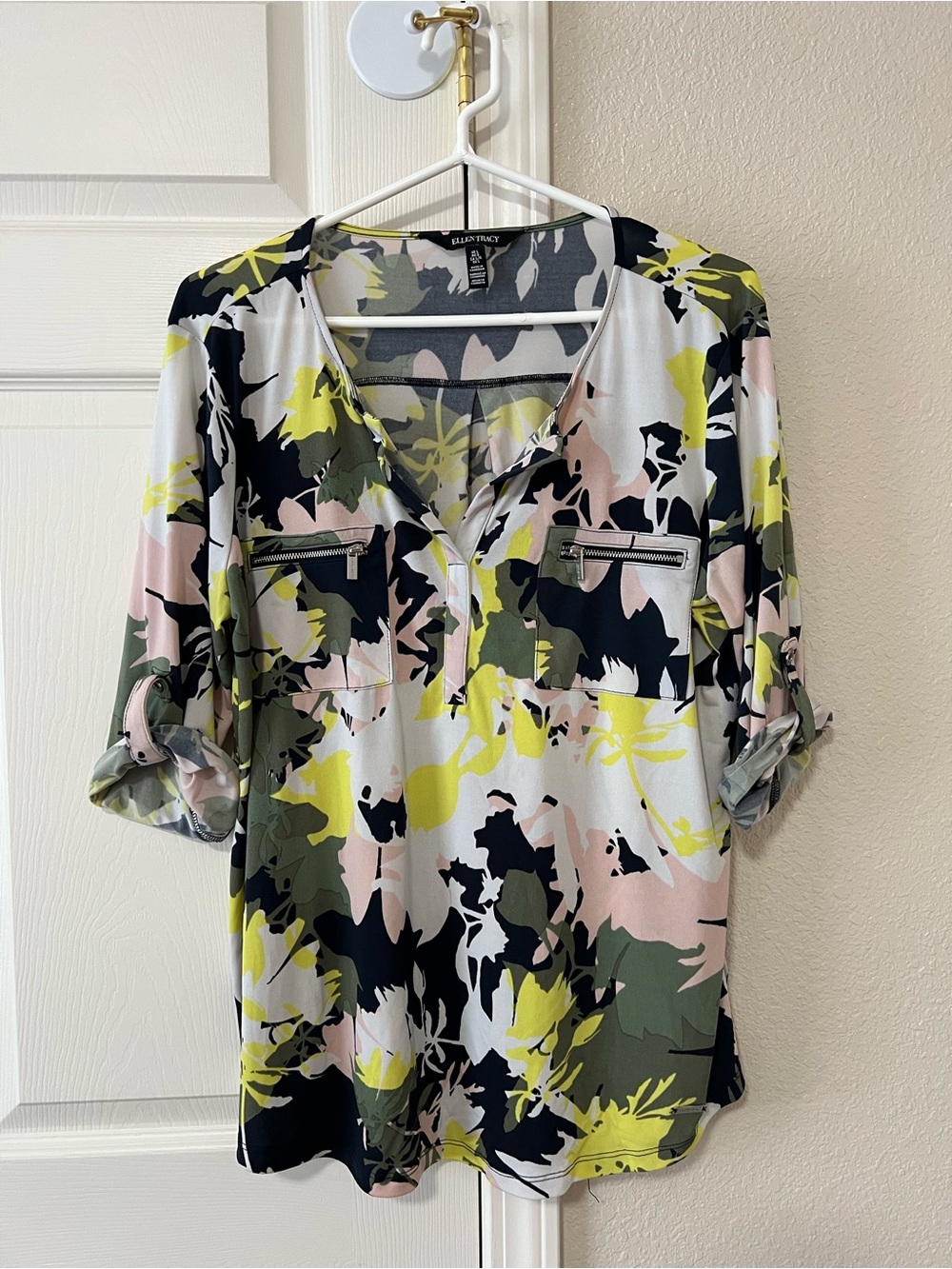 Ellen Tracy Floral Blouse Womens Large Roll Tab Sleeve Zip Pocket Tunic Top